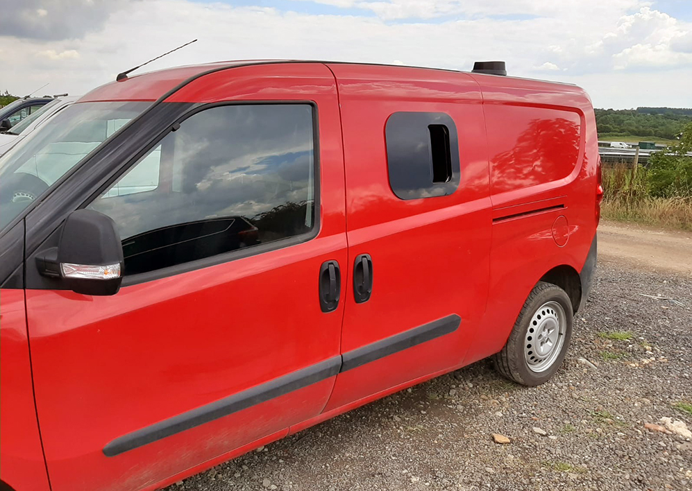 vent-sliding-windows-fiat-doblo-vauxhall-combo.jpg