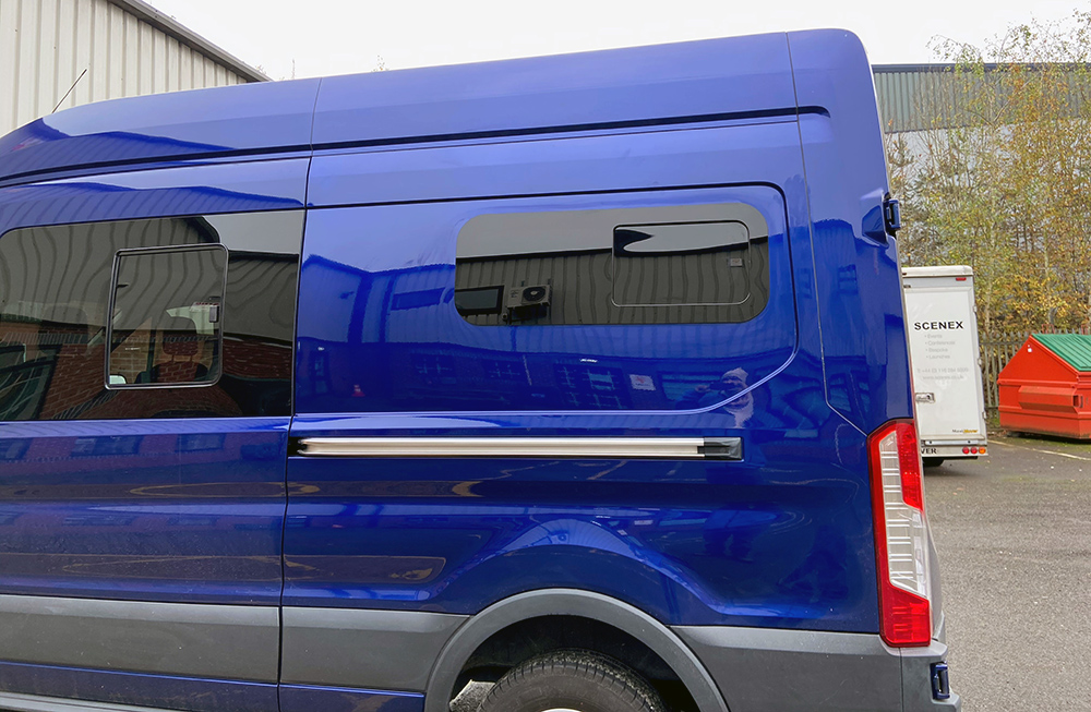 ford-transit-mwb-l2-sliding-vent-window.jpg