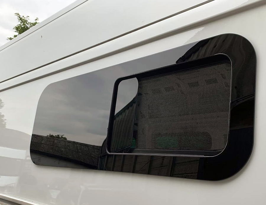 van-bedroom-bunk-sliding-window-flyscreen.jpg